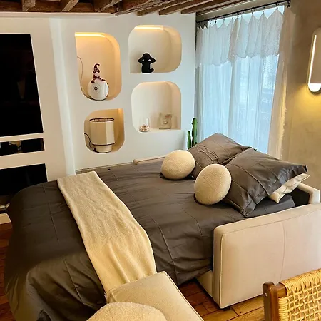 Apartment Luxe Louvre Paris