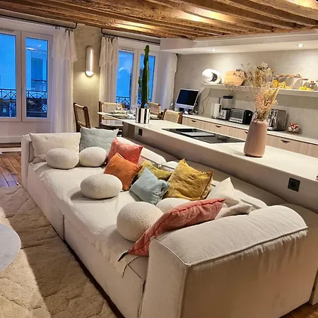 Apartment Luxe Louvre Paris